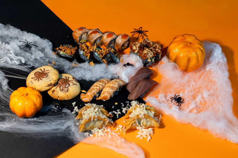 Menú Halloween de Llama a Sushi con uramakis, nigiris, gyozas y galletas