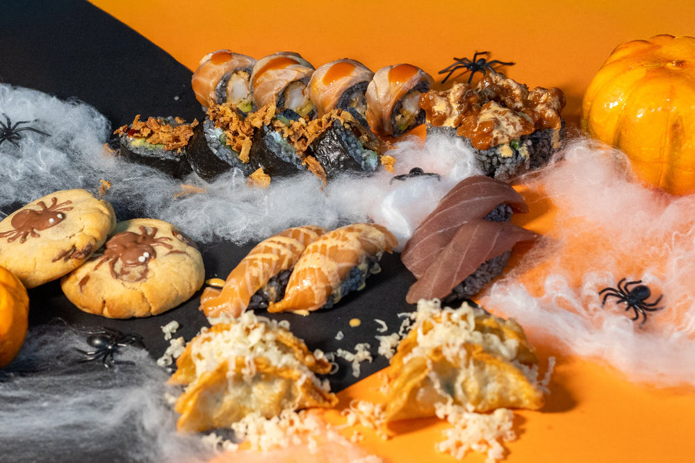 Menú Halloween de Llama a Sushi con uramakis, nigiris, gyozas y galletas